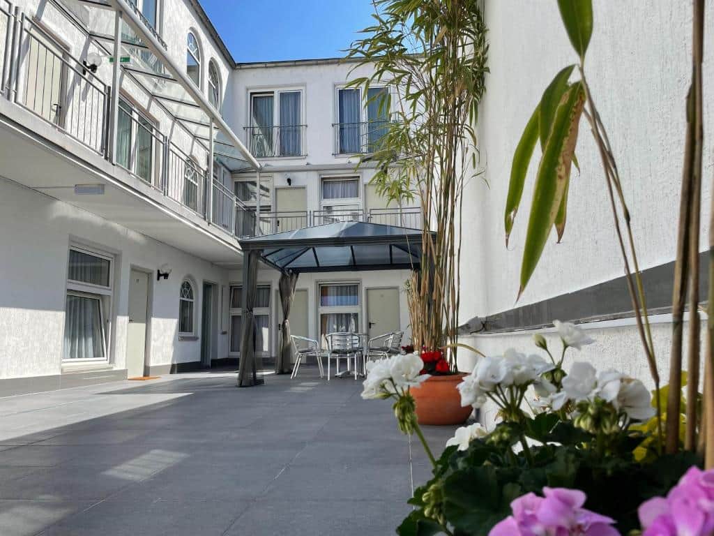 City Lounge Hotel