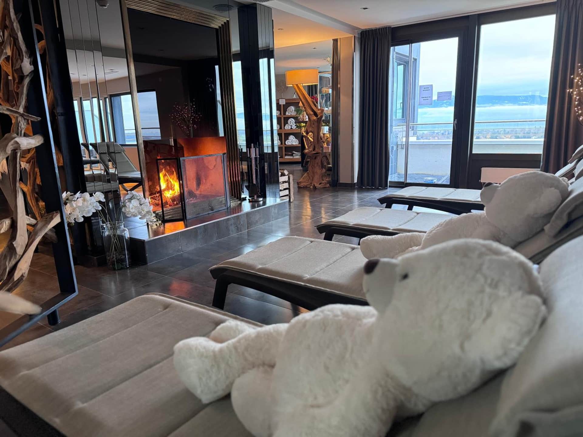 Everness Hotel & Resort