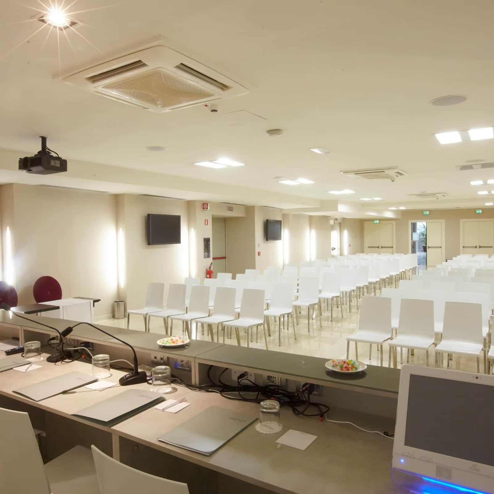 Pisa Tower Plaza