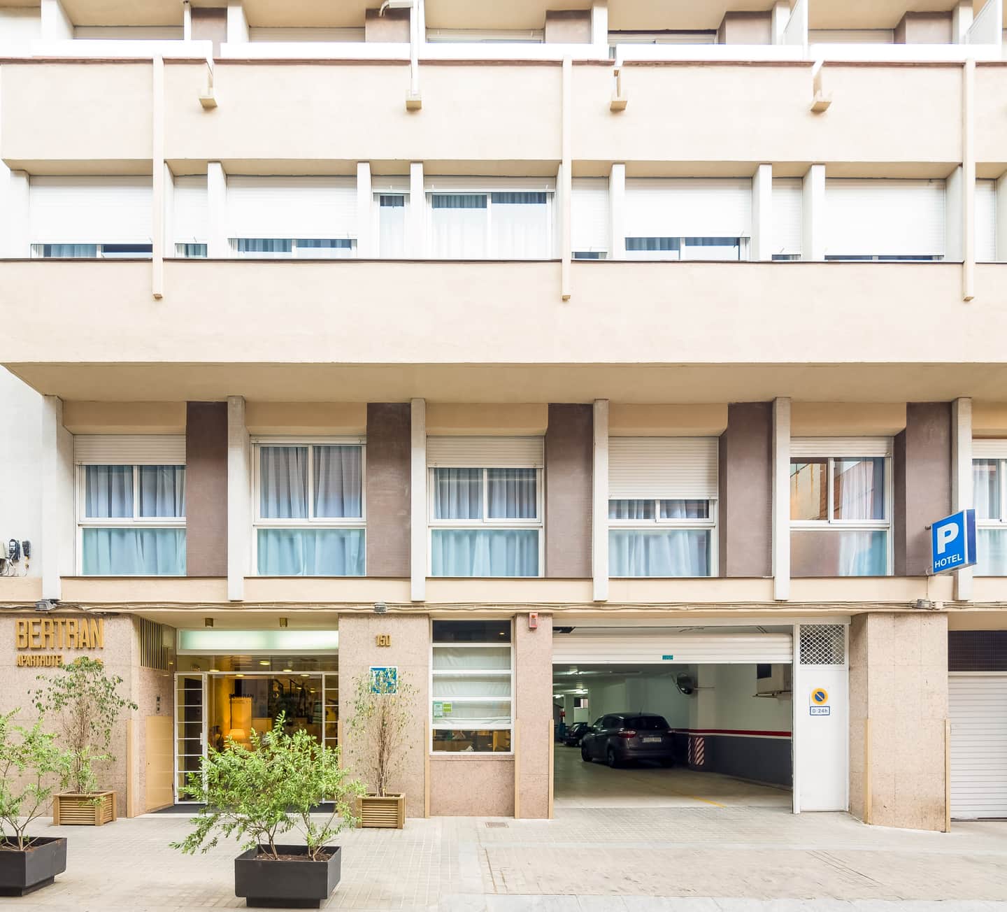 Aparthotel Bertrán
