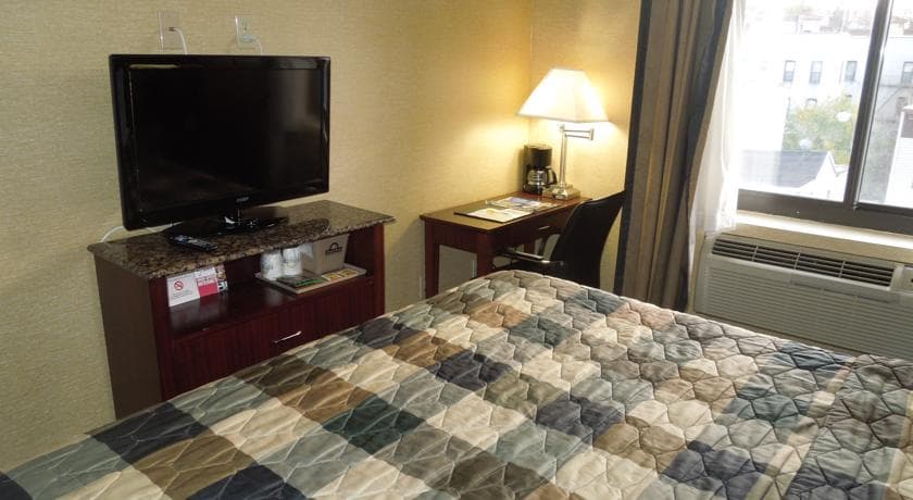 Days Inn Brooklyn