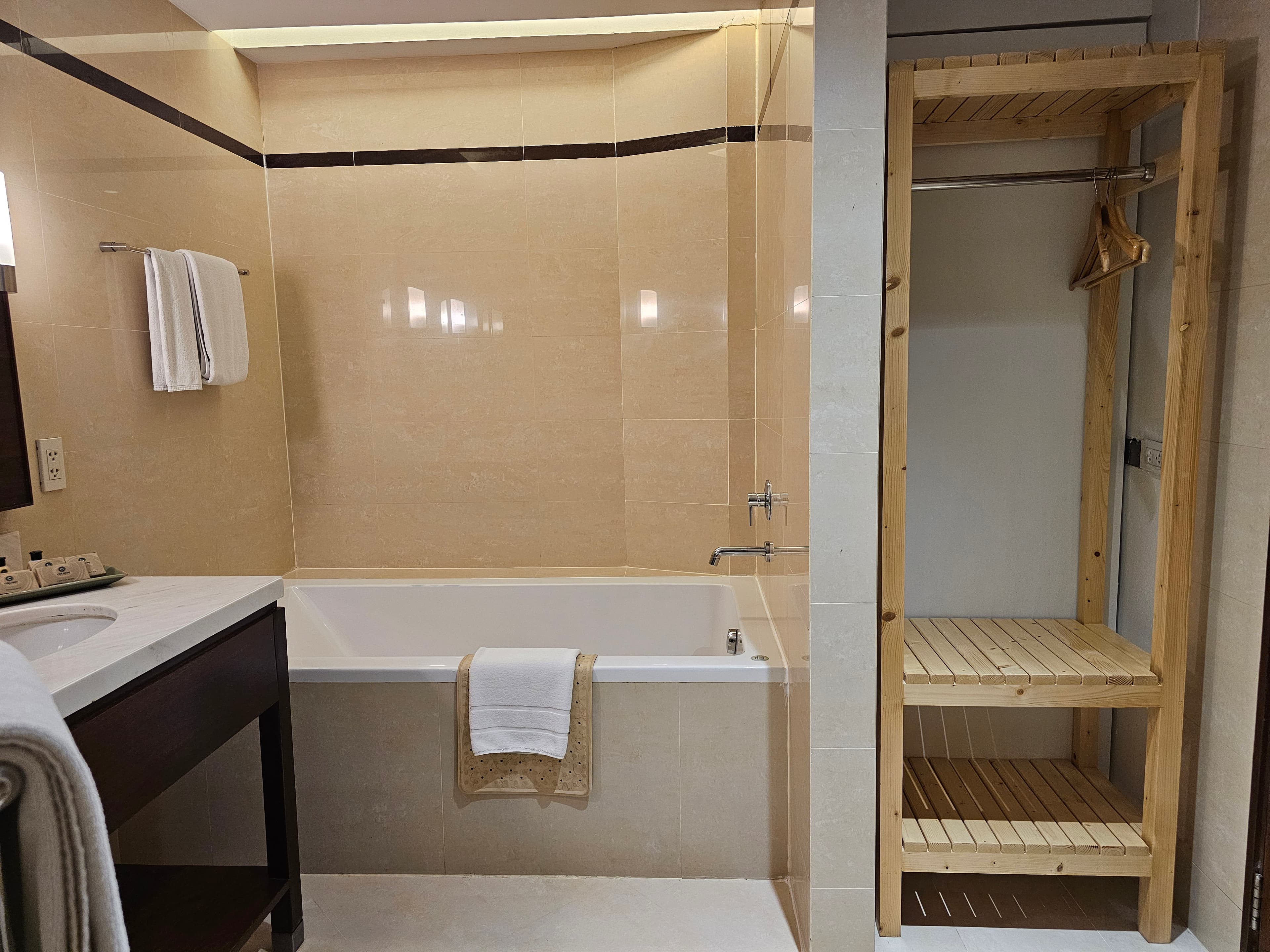 Column Bangkok Hotel