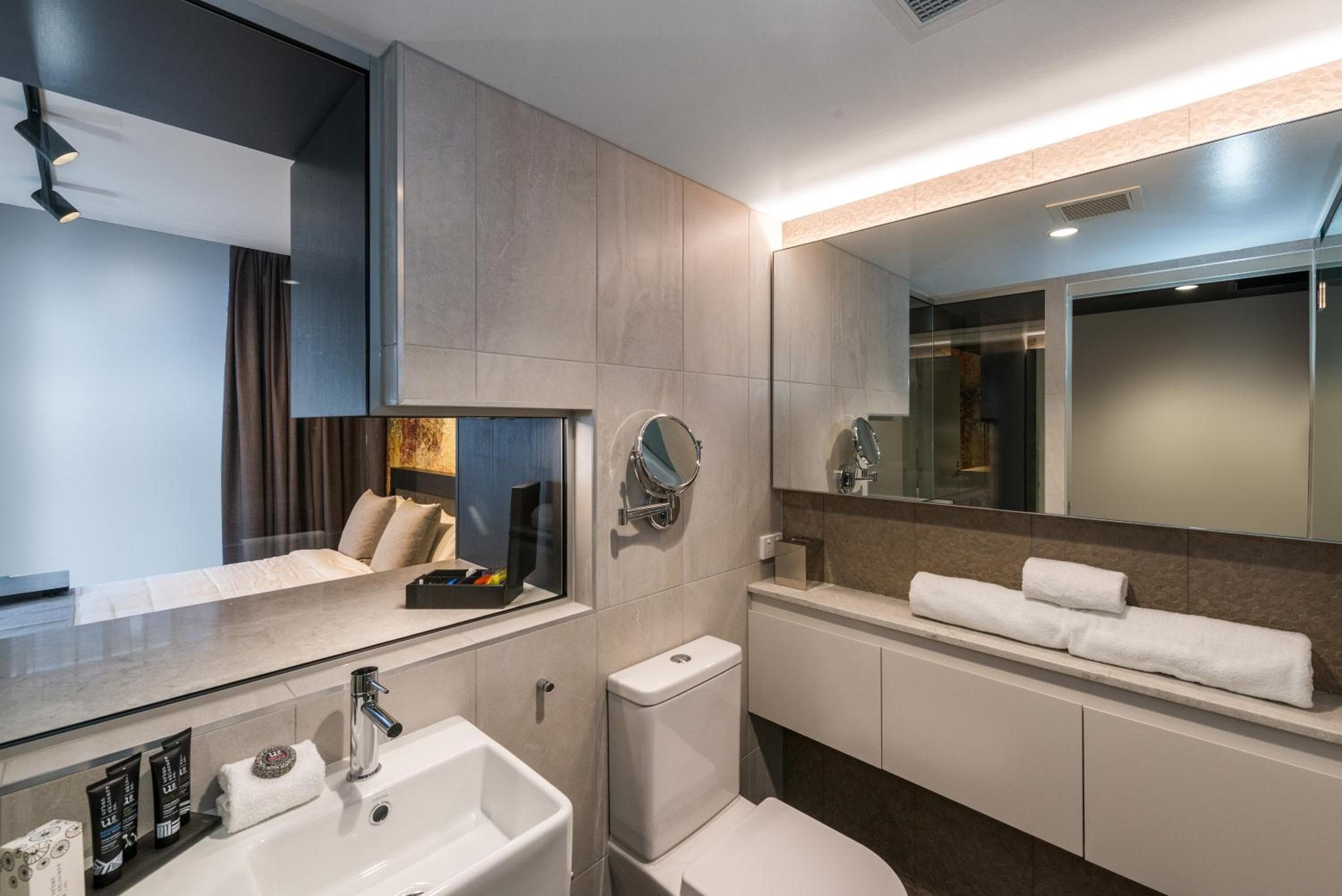 Kennigo Hotel Brisbane, Independent Collection by EVT