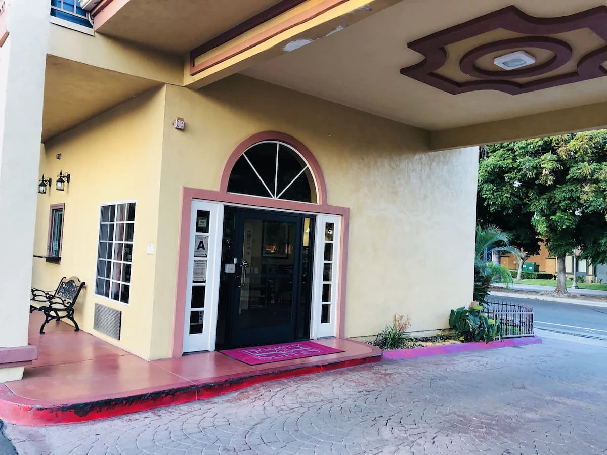 Dynasty Suites Hotel