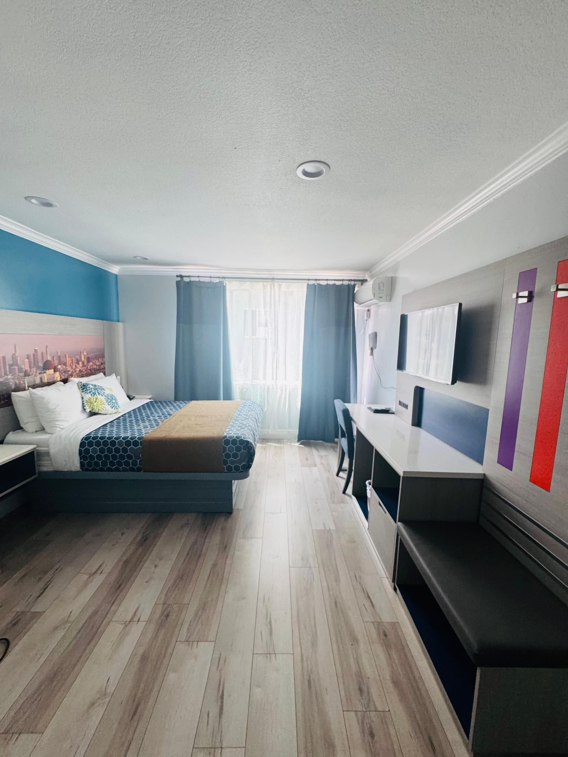 Hometel Suites
