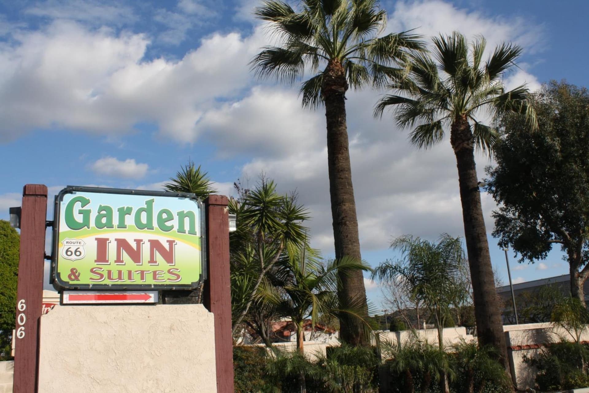 Garden Inn & Suites