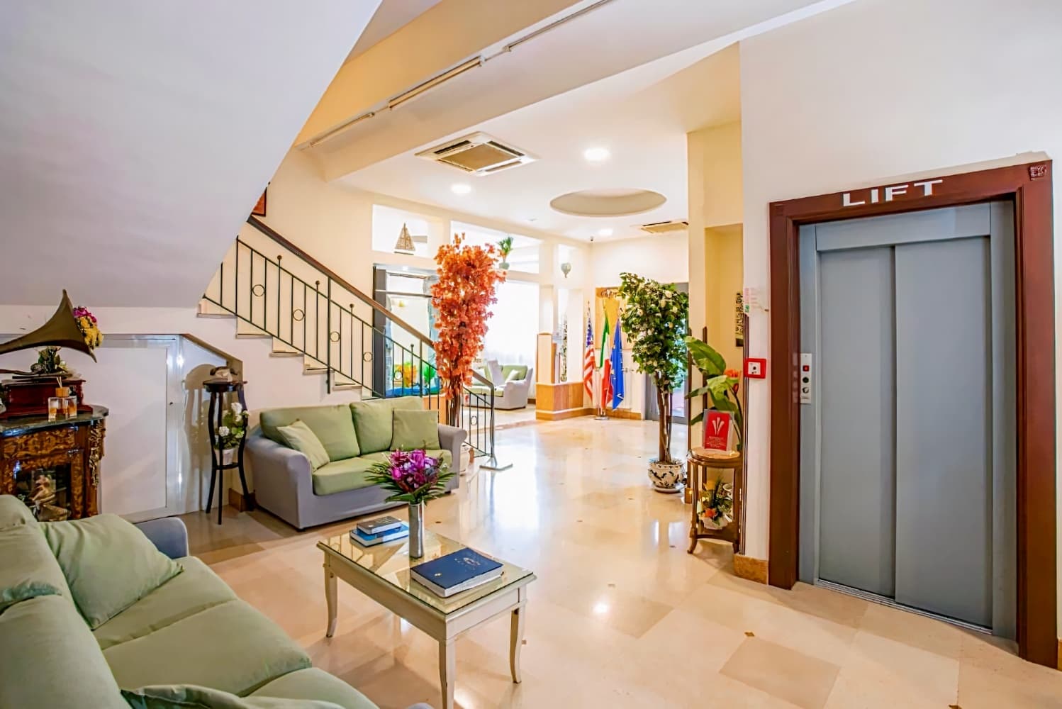 Hotel San Paolo (Napoli)