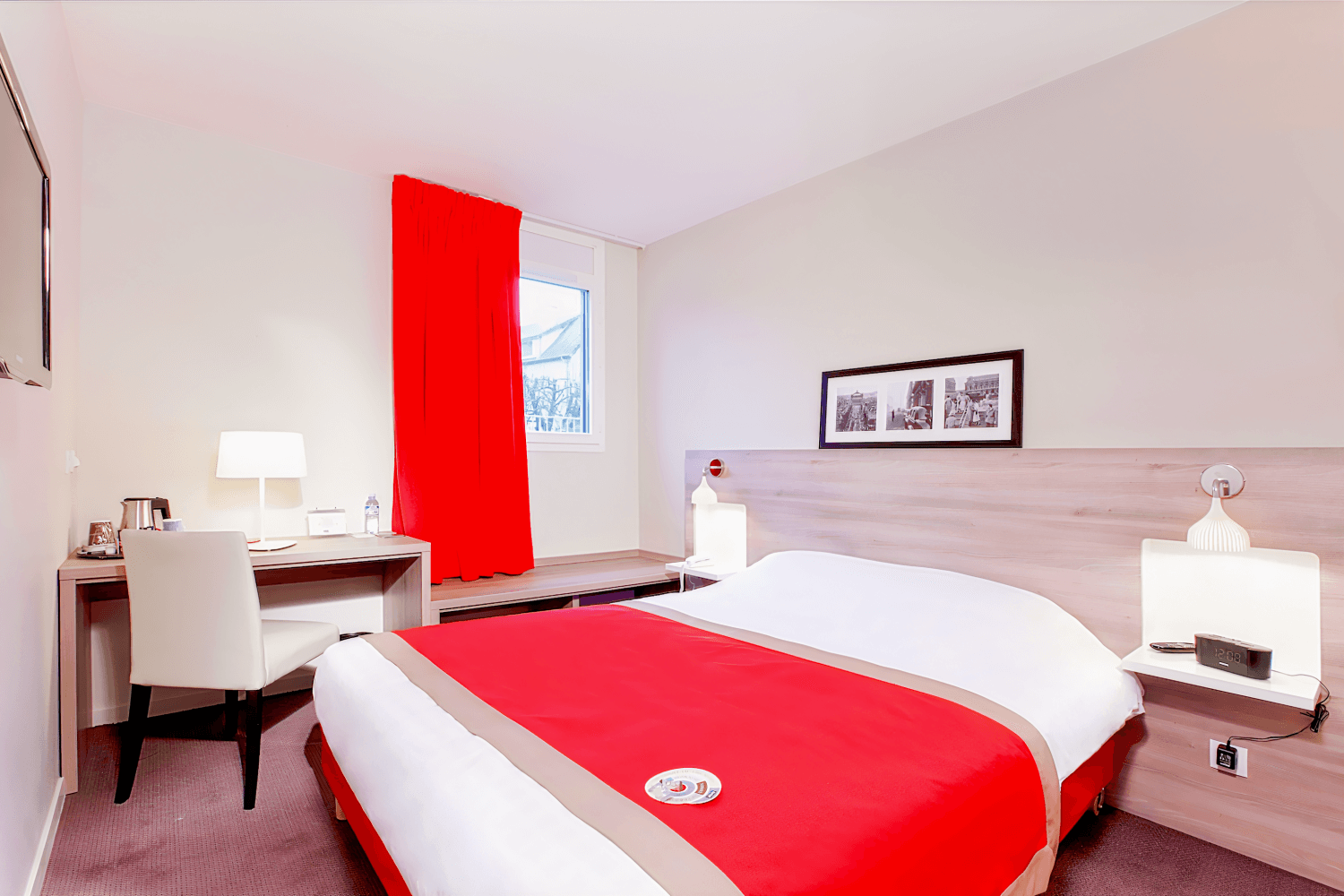 Kyriad Versailles St Cyr