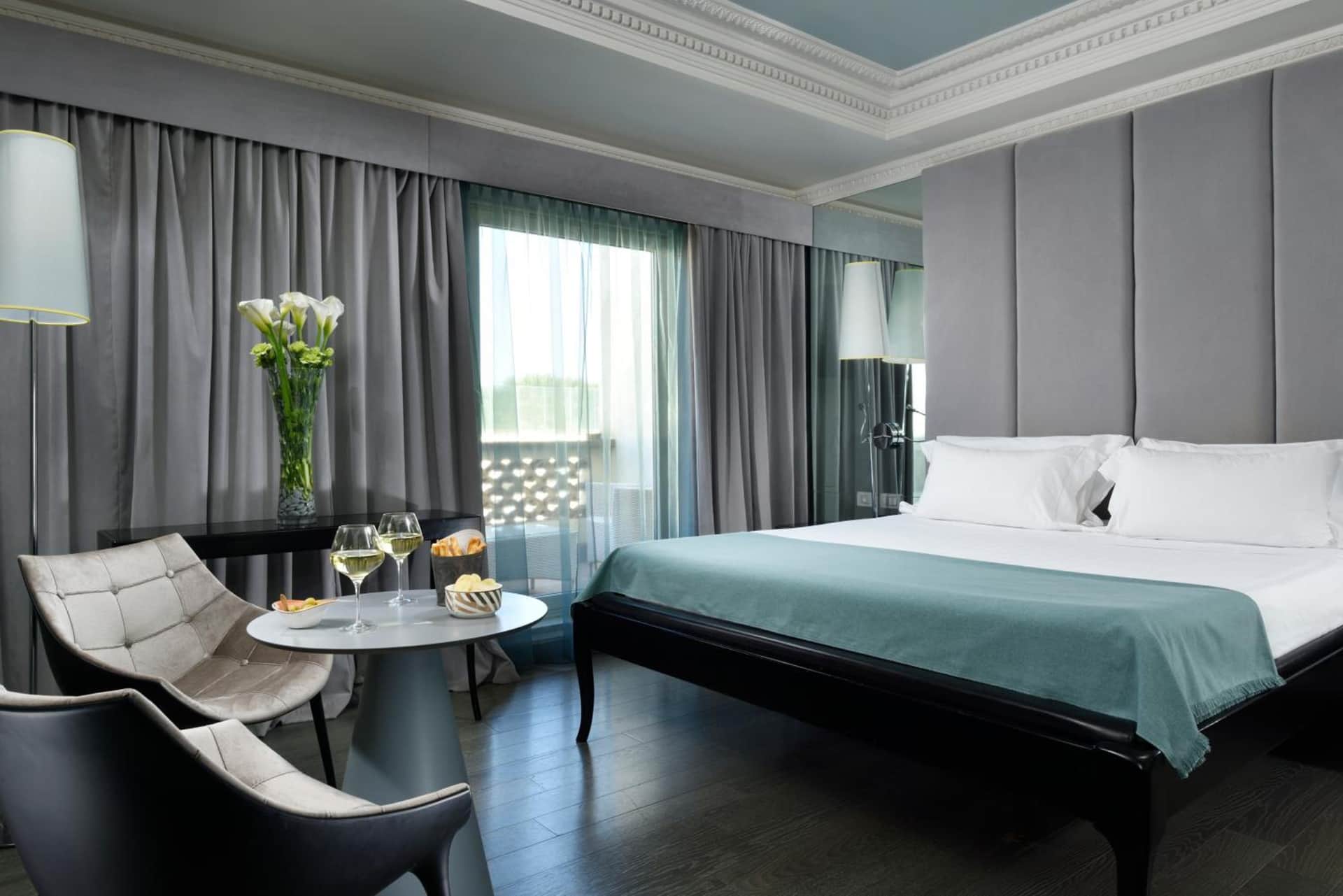 Leon's Place Hotel