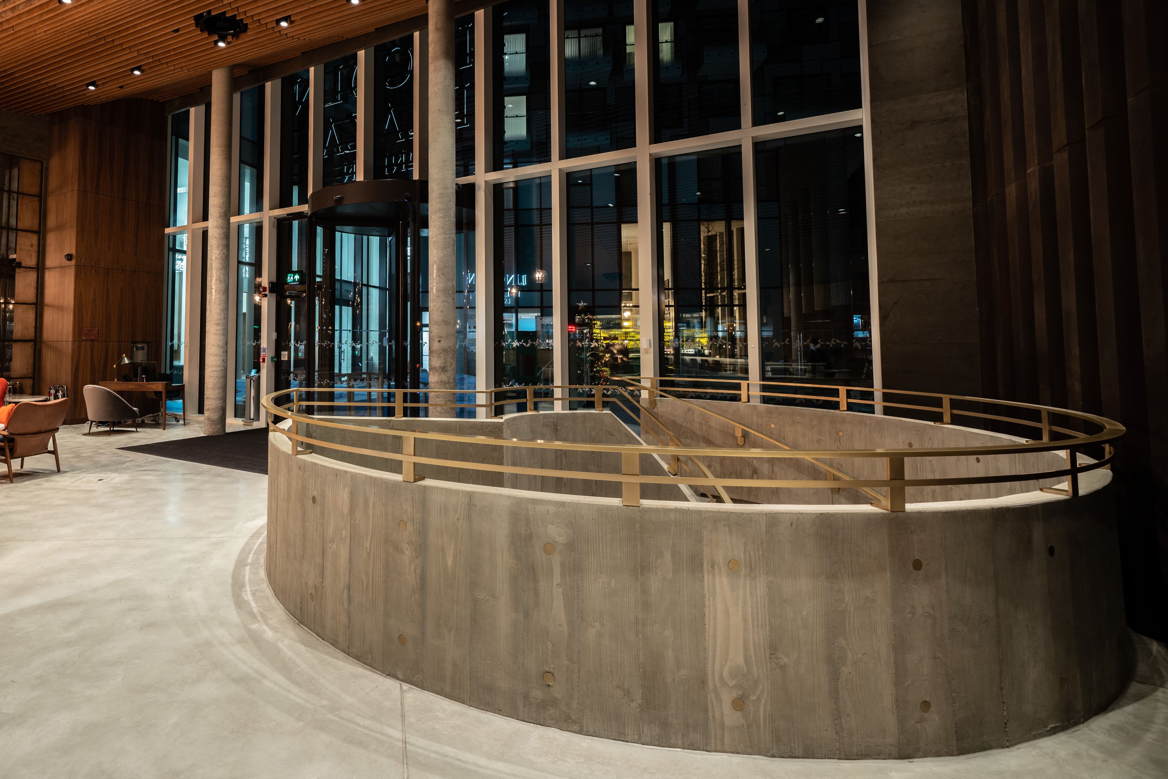 Lincoln Plaza London, Curio Collection by Hilton