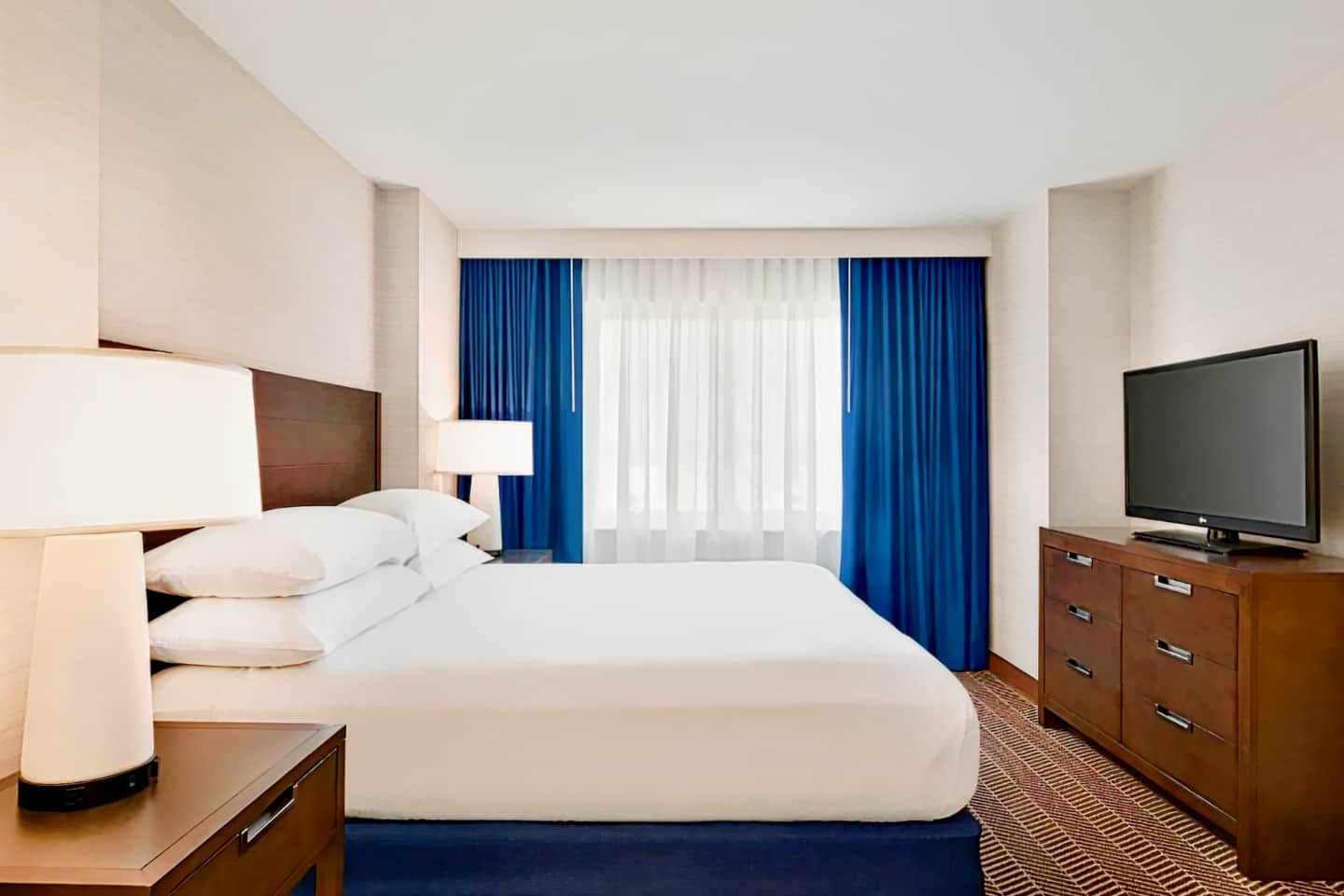 Embassy Suites by Hilton Boston at Logan Airport