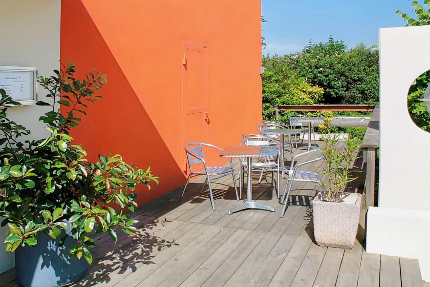 Adonis Lyon Est Artys Hotel