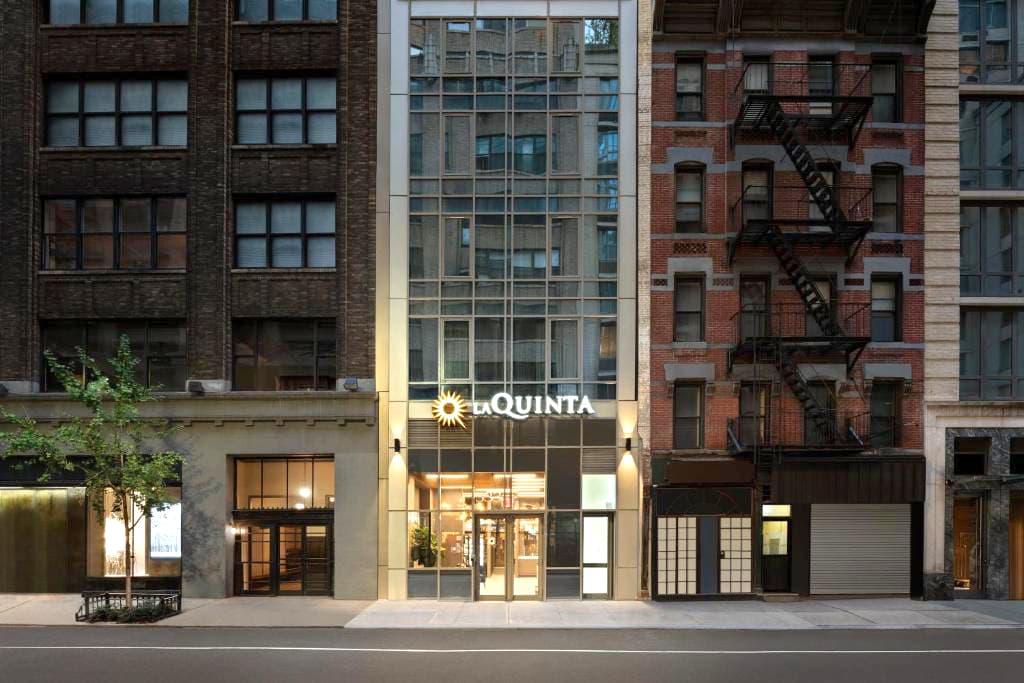 La Quinta Inn & Suites by Wyndham Times Square South