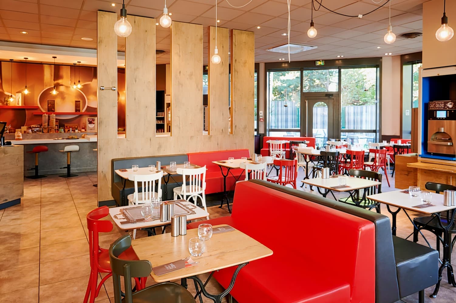 ibis Lyon Gerland Musée des Confluences