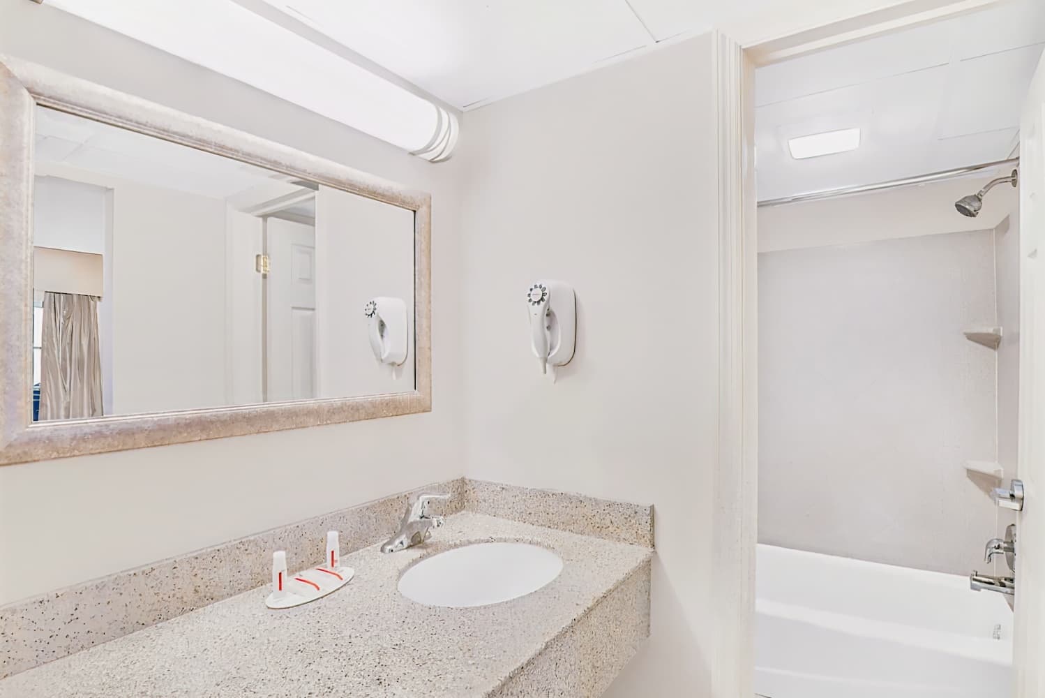 Days Inn by Wyndham Springfield/Phil.Intl Airport