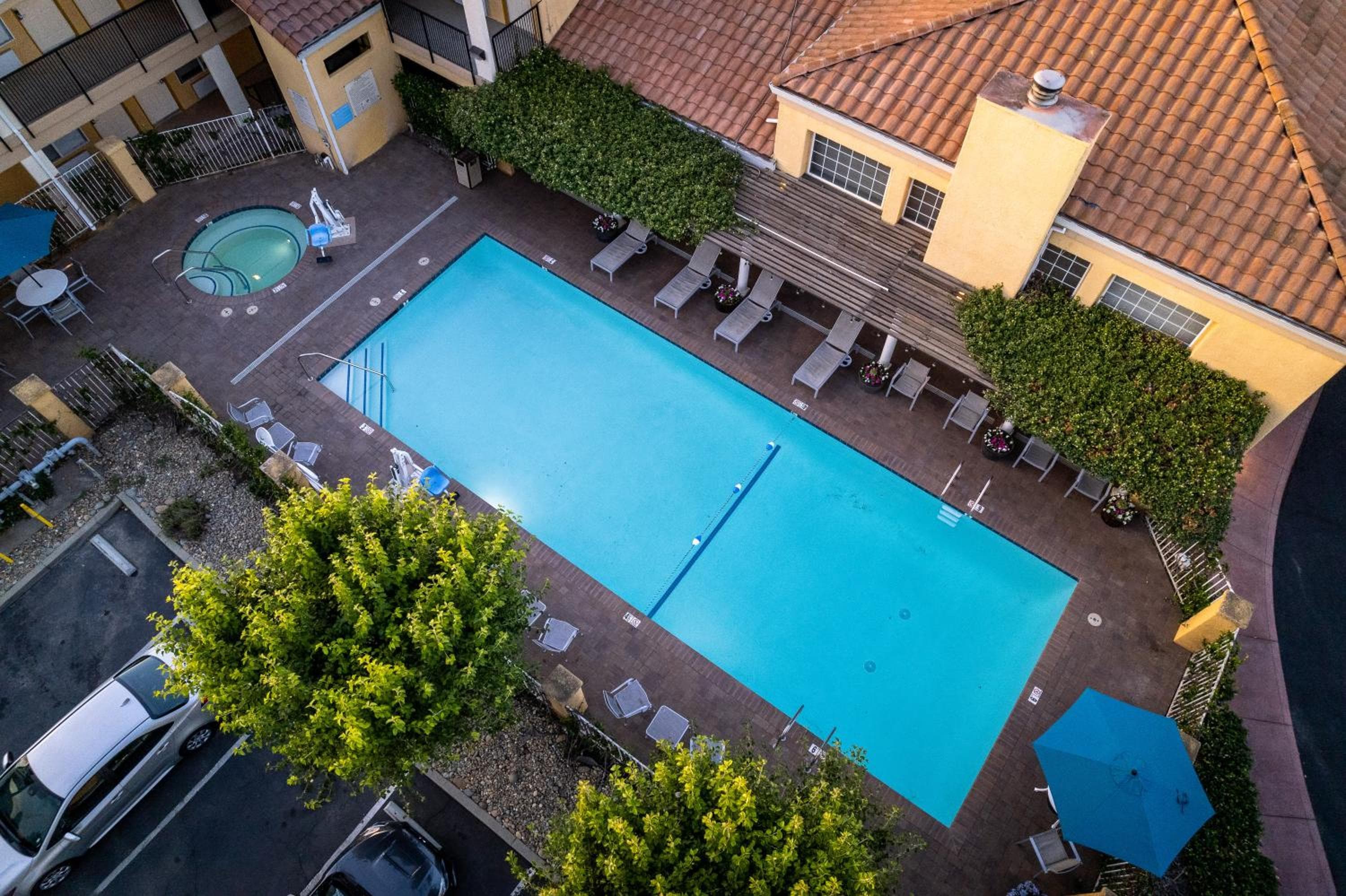 Best Western Plus Dixon Davis