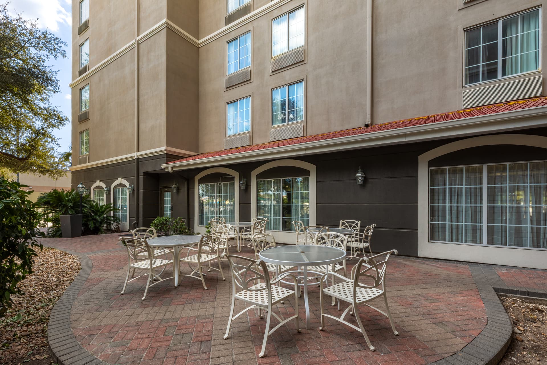 La Quinta Inn & Suites by Wyndham San Antonio Airport