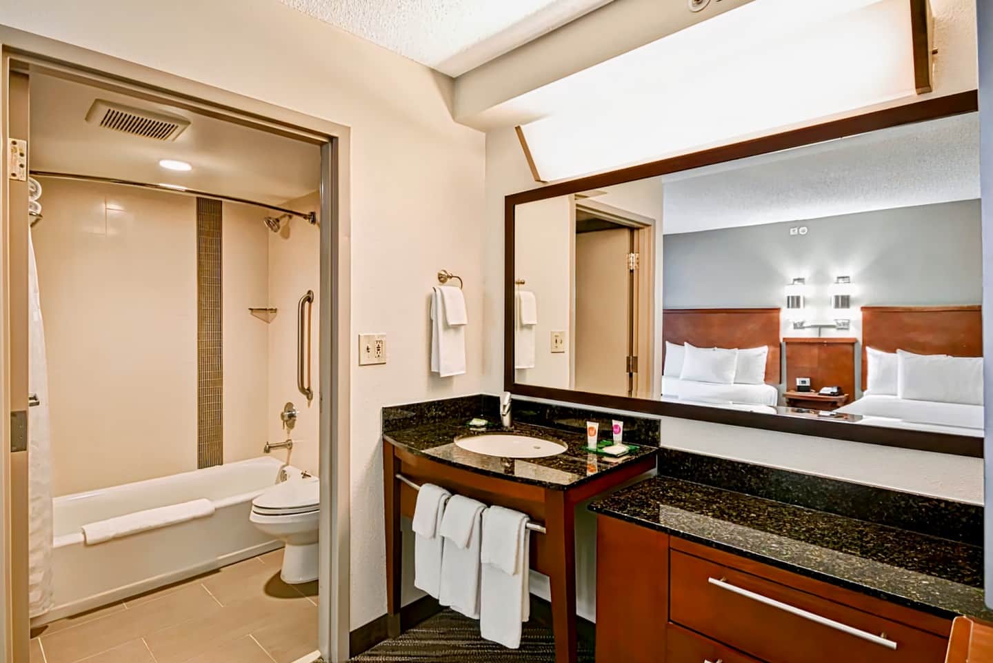 Hyatt Place Riverside/Downtown