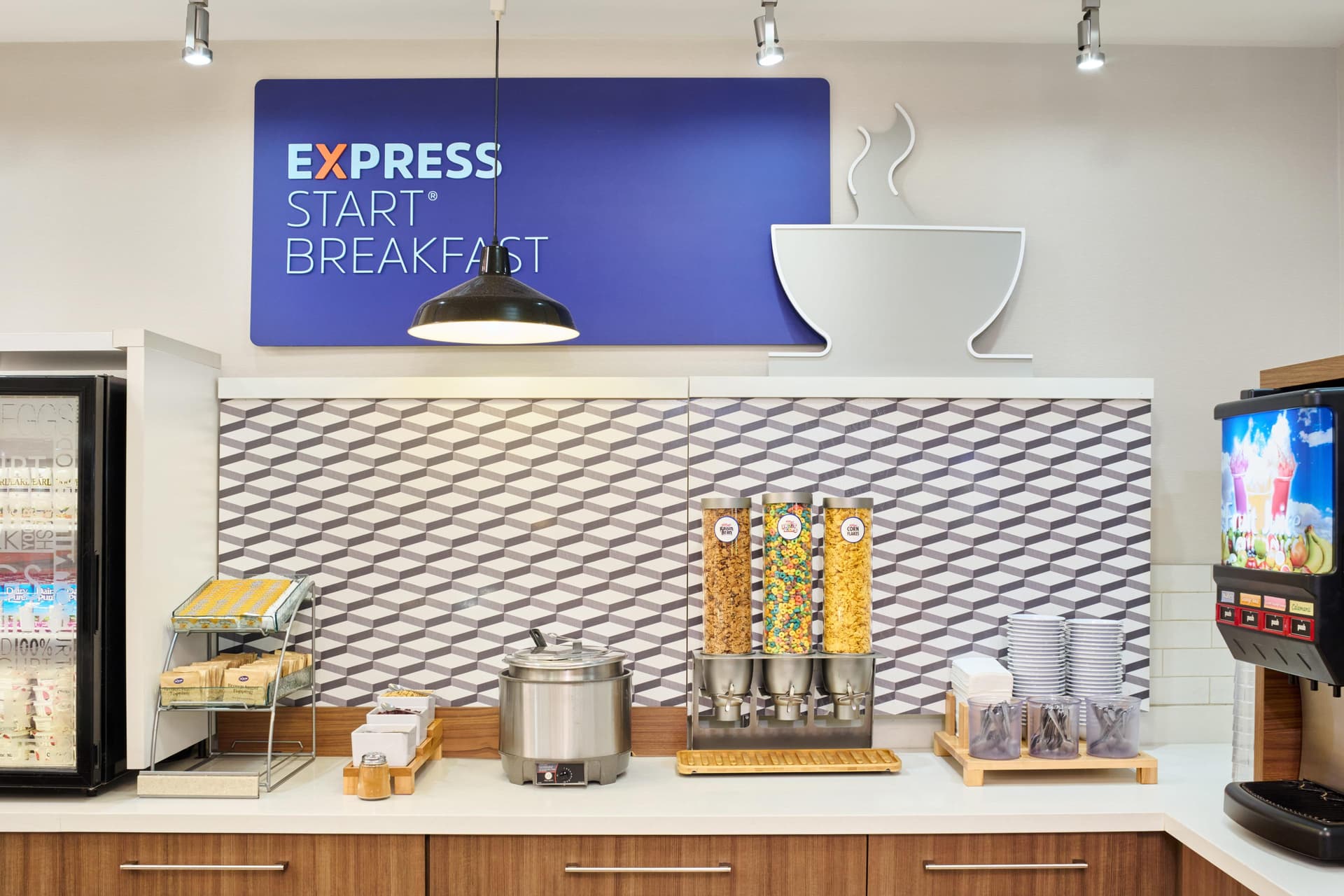 Holiday Inn Express Waikiki, an IHG Hotel