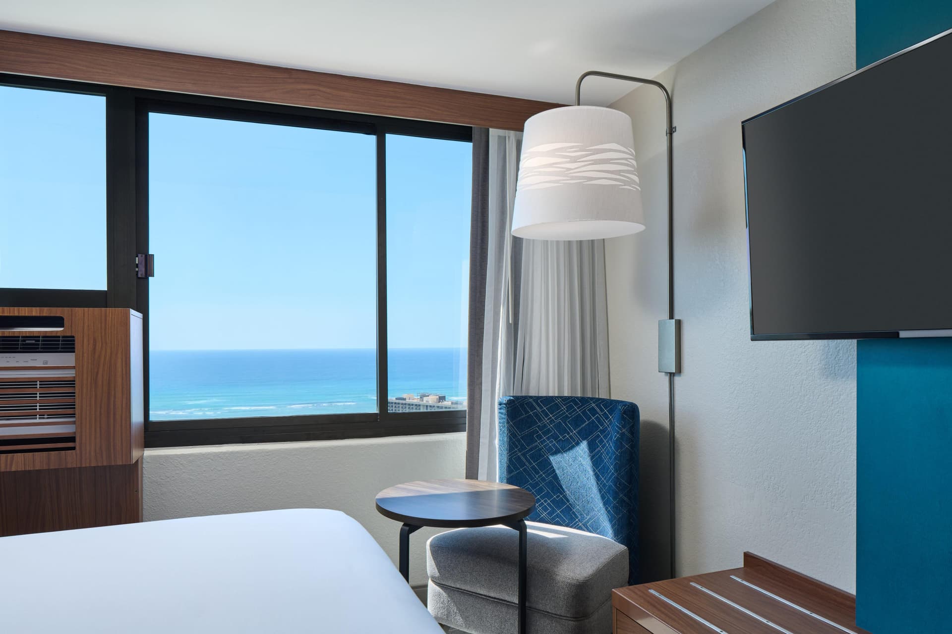 Holiday Inn Express Waikiki, an IHG Hotel