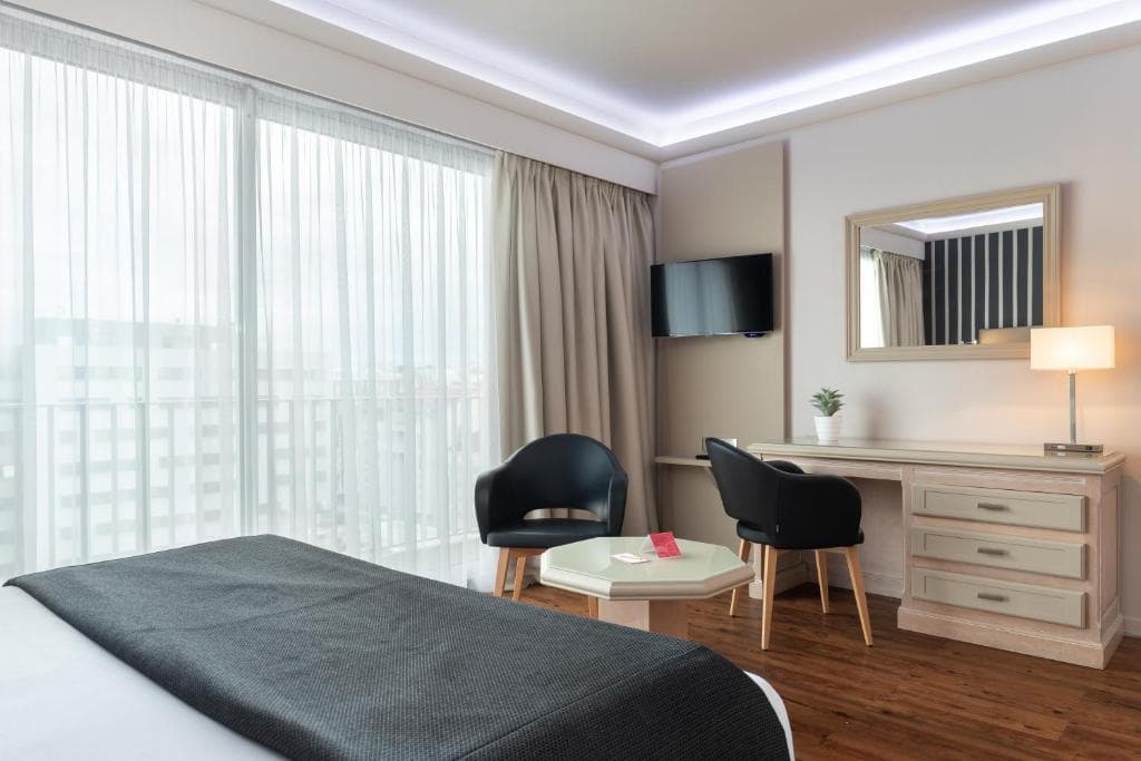 Hôtel Charlemagne by HappyCulture