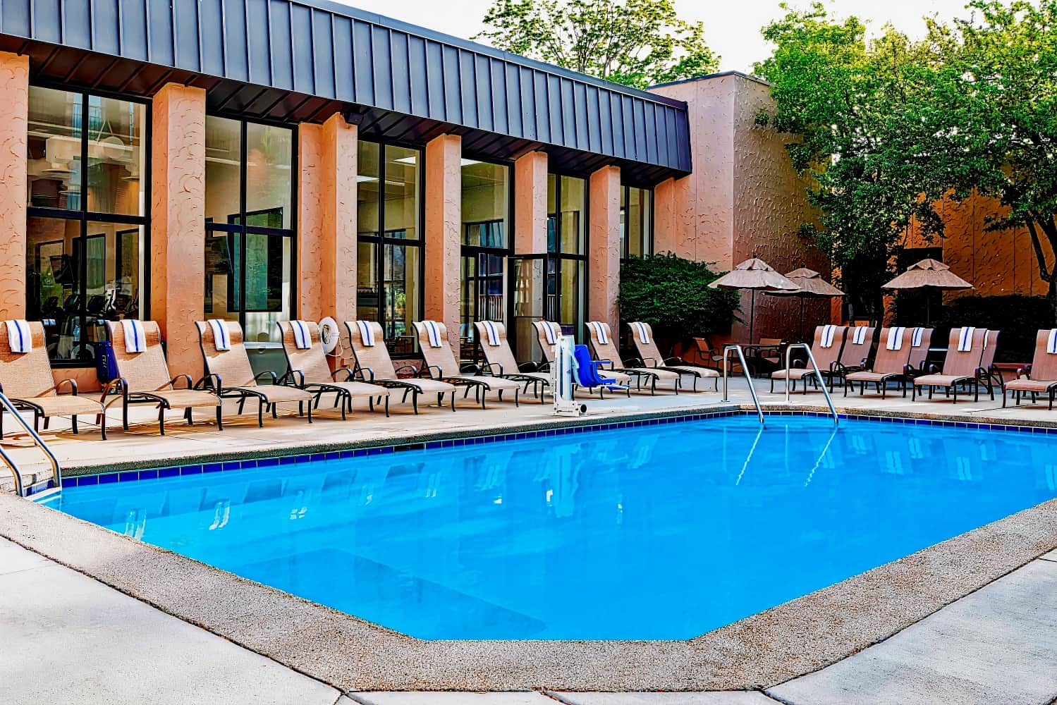 Sheraton Milwaukee Brookfield