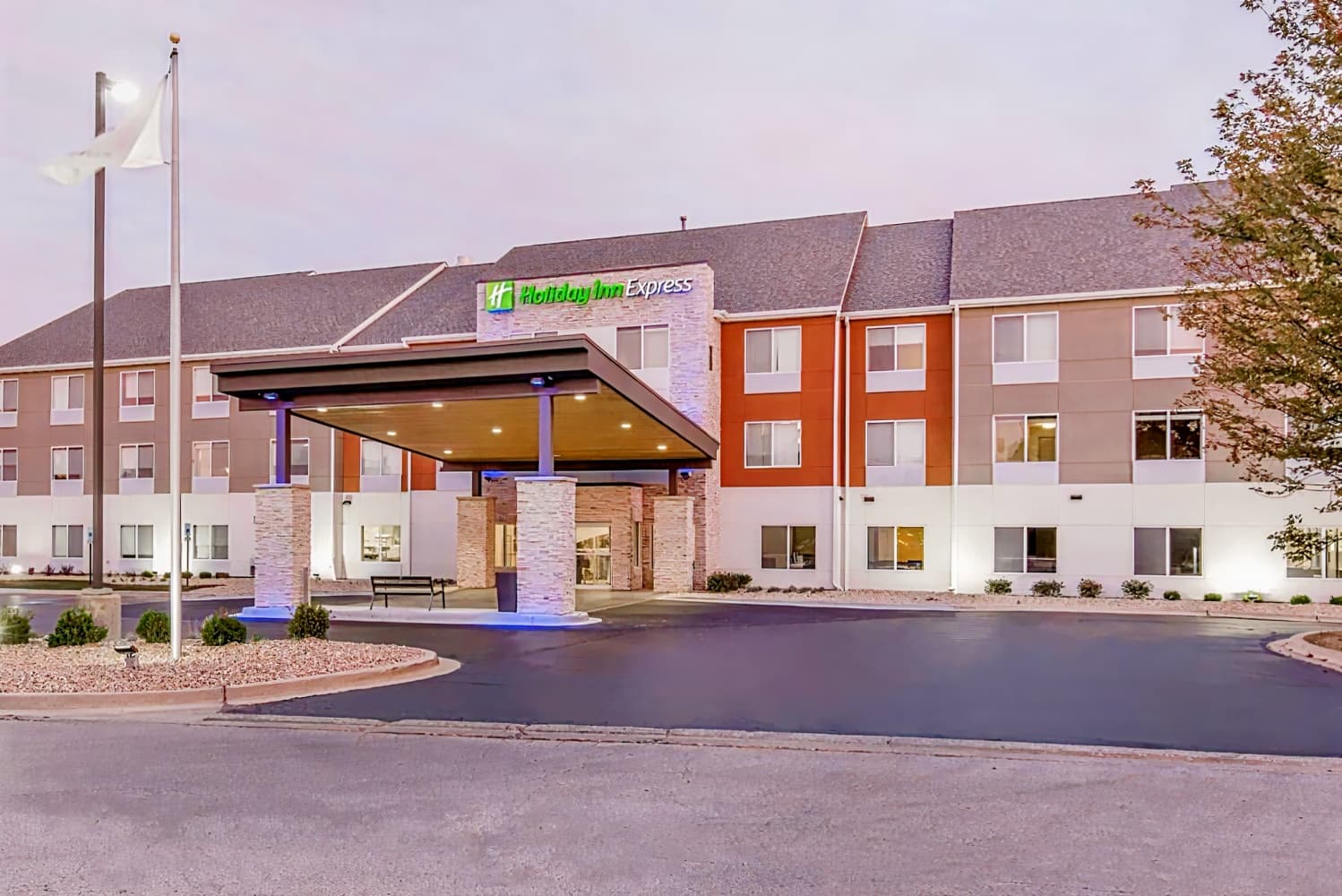 Holiday Inn Express & Suites Chicago West - St Charles