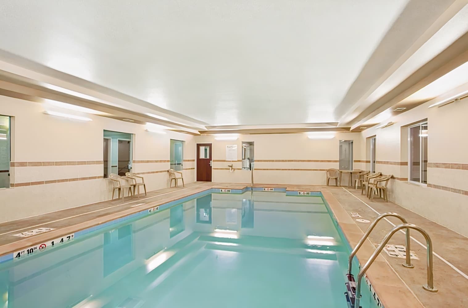 Holiday Inn Express Le Roy - Bloomington Area