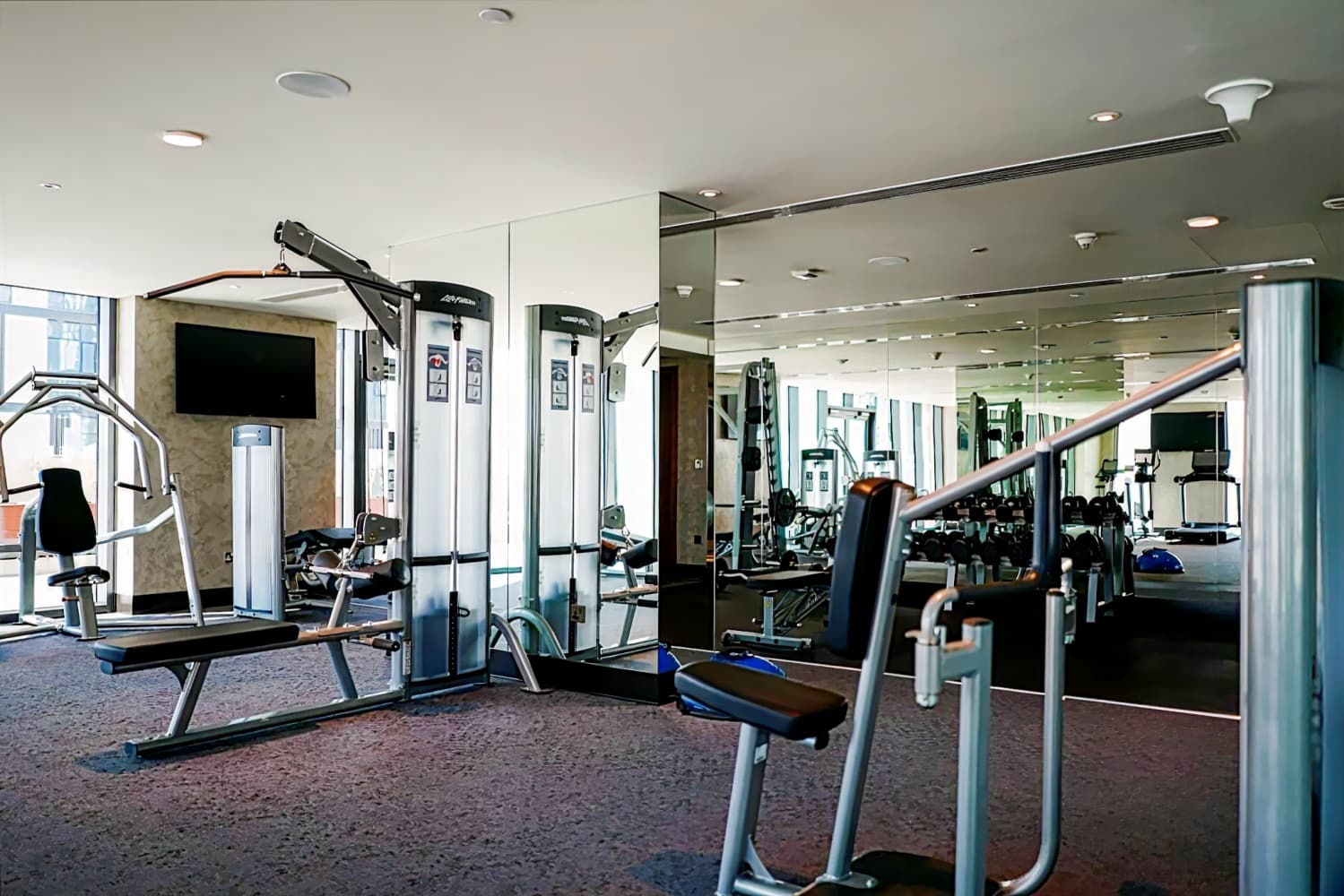 Staybridge Suites Dubai Al-Maktoum Airport