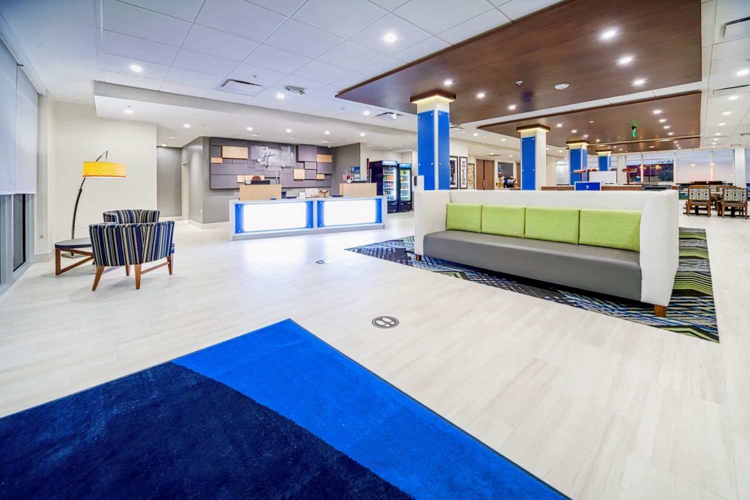 Holiday Inn Express & Suites - Fort Myers Airport