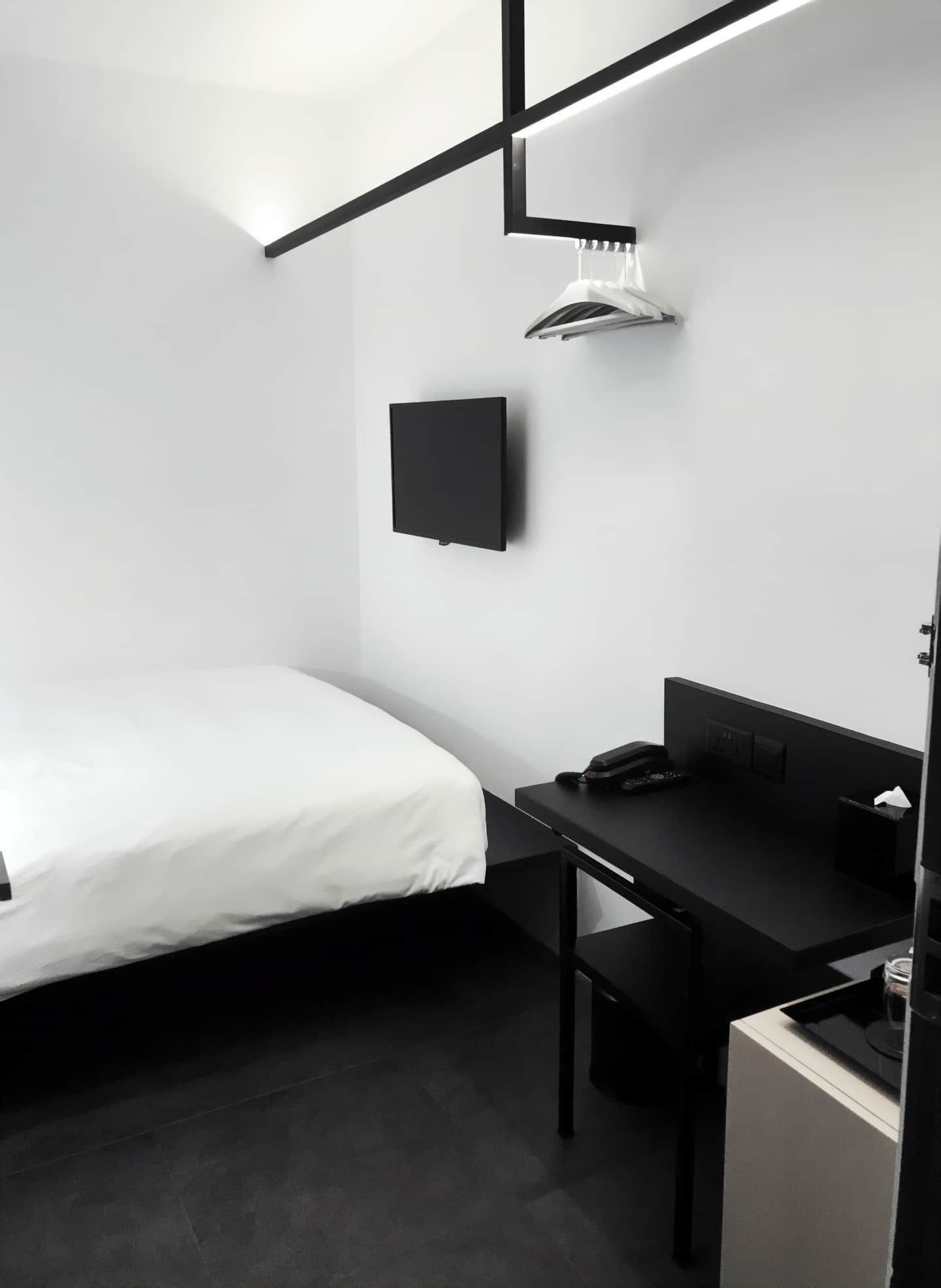 Hotel Mono (SG Clean)