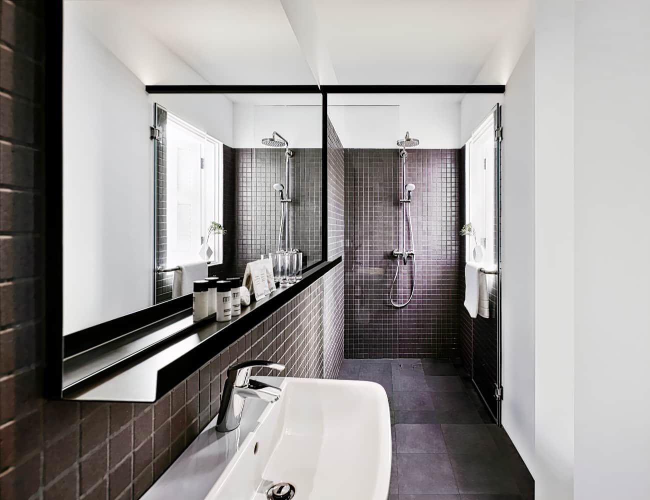 Hotel Mono (SG Clean)