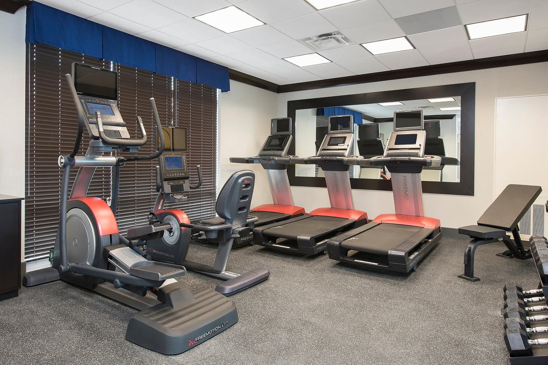 Holiday Inn Indianapolis Airport, an IHG Hotel