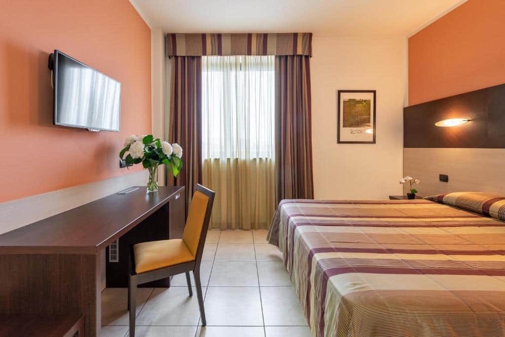 Record Hotel