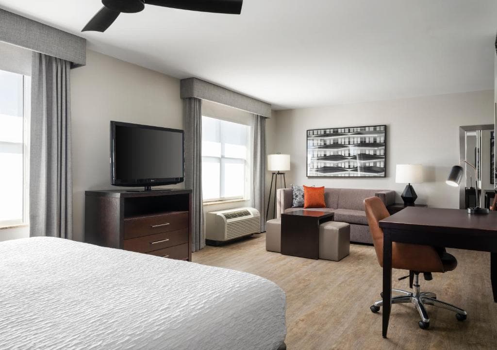 Homewood Suites by Hilton Carle Place - Garden City