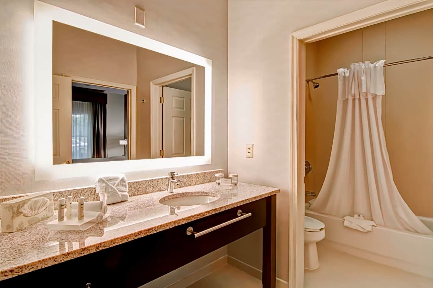 Homewood Suites by Hilton Newark-Cranford