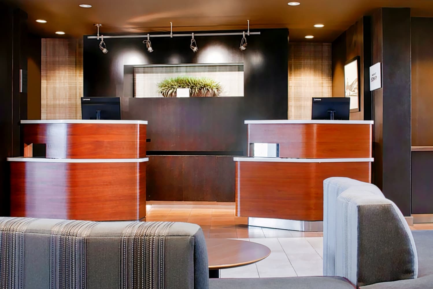 Courtyard by Marriott Oakland Airport