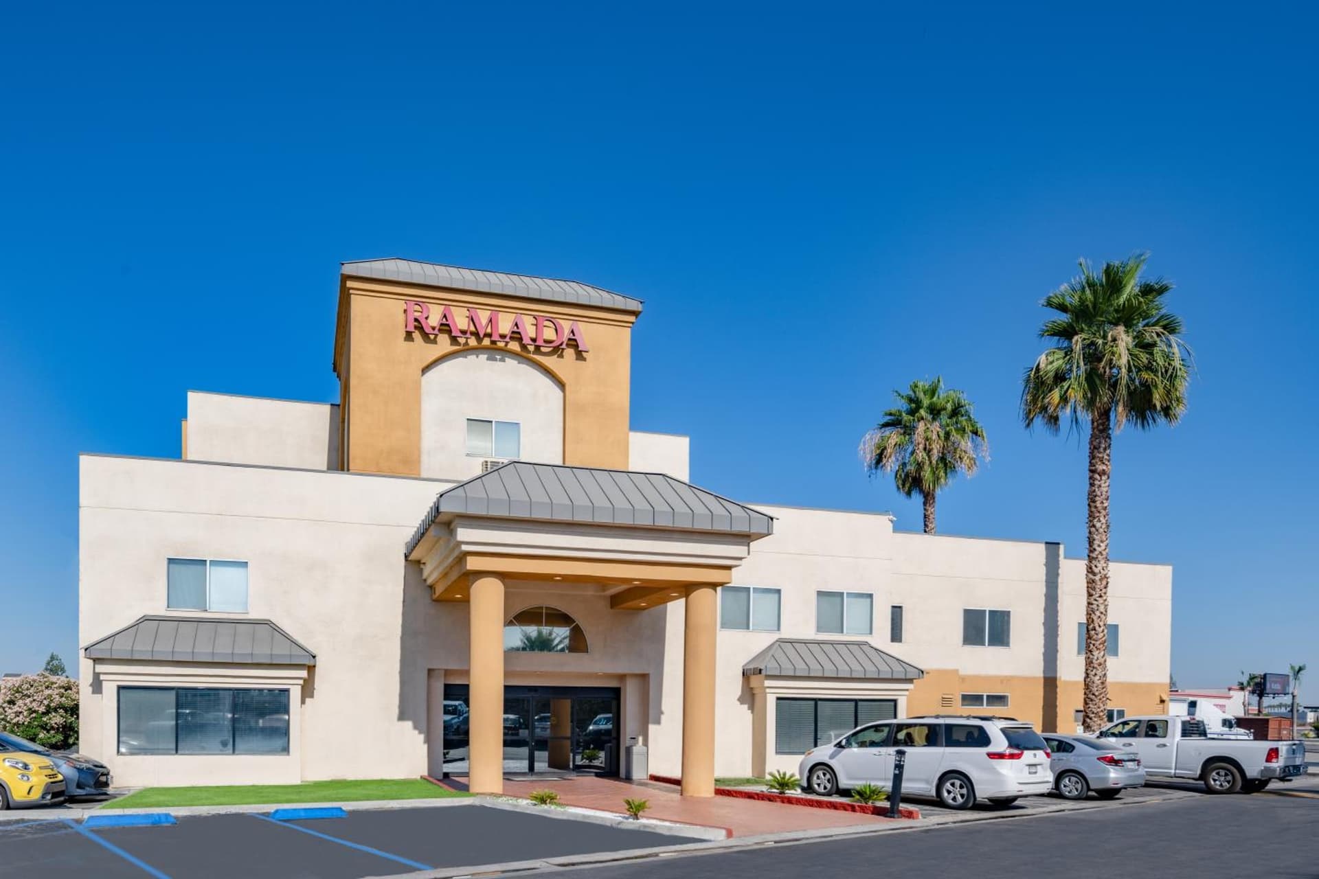 Ramada by Wyndham Bakersfield North