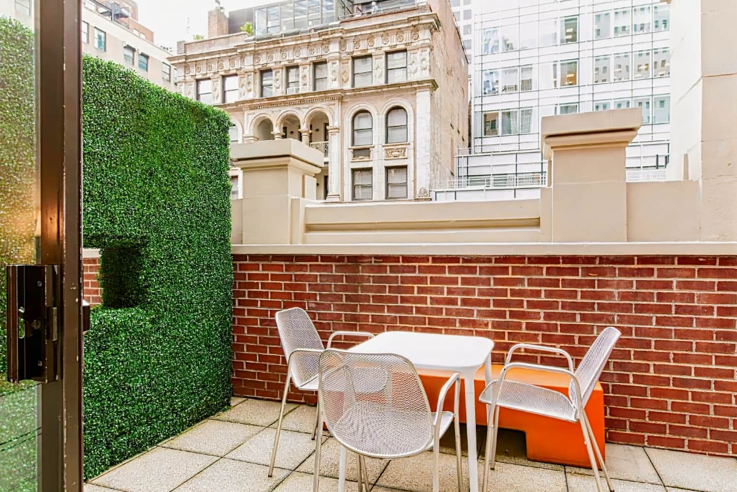 City Club Hotel