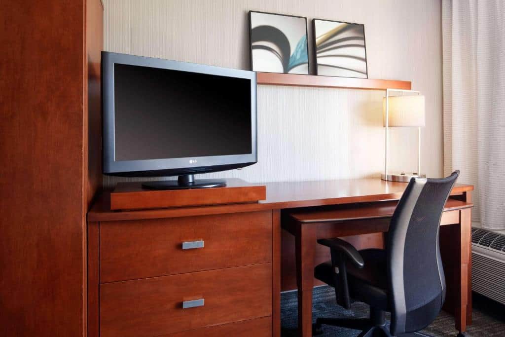 Courtyard by Marriott Kansas City Airport