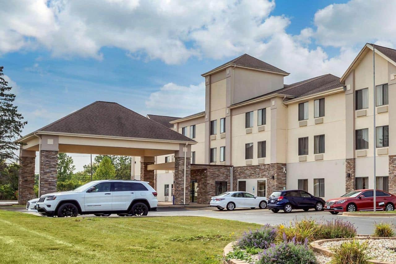 Comfort Inn & Suites North Aurora