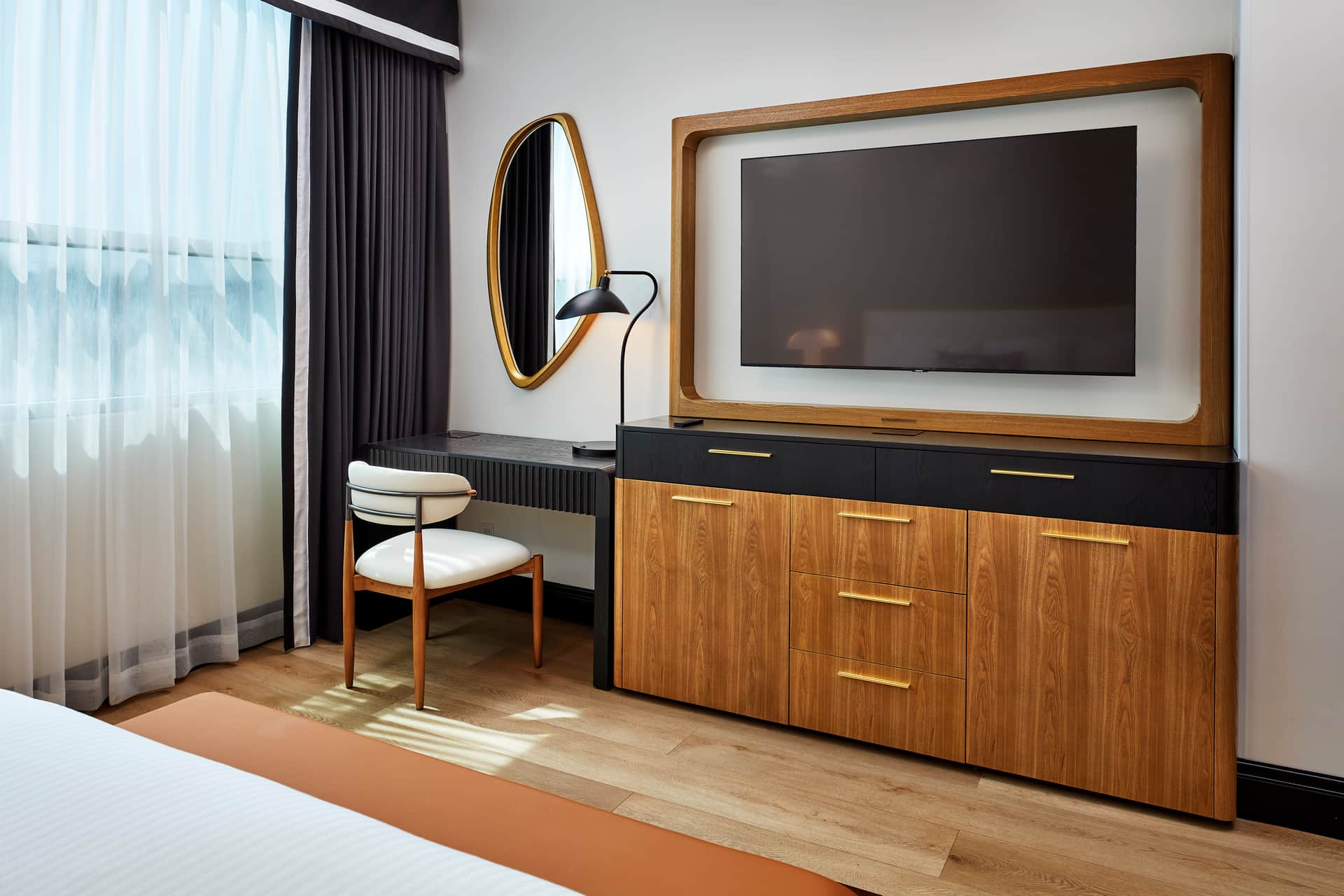 Elan Hotel