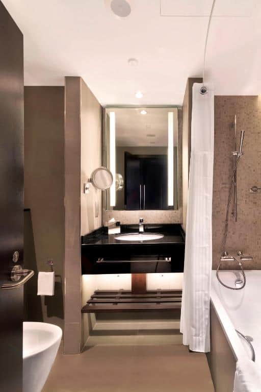 Radisson Blu Hotel & Resort, Al Ain