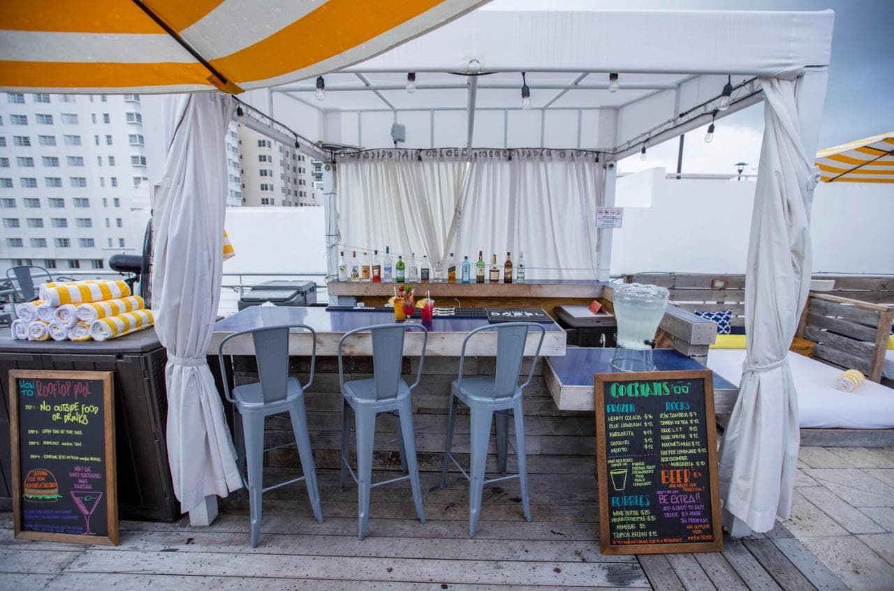 Catalina Hotel & Beach Club