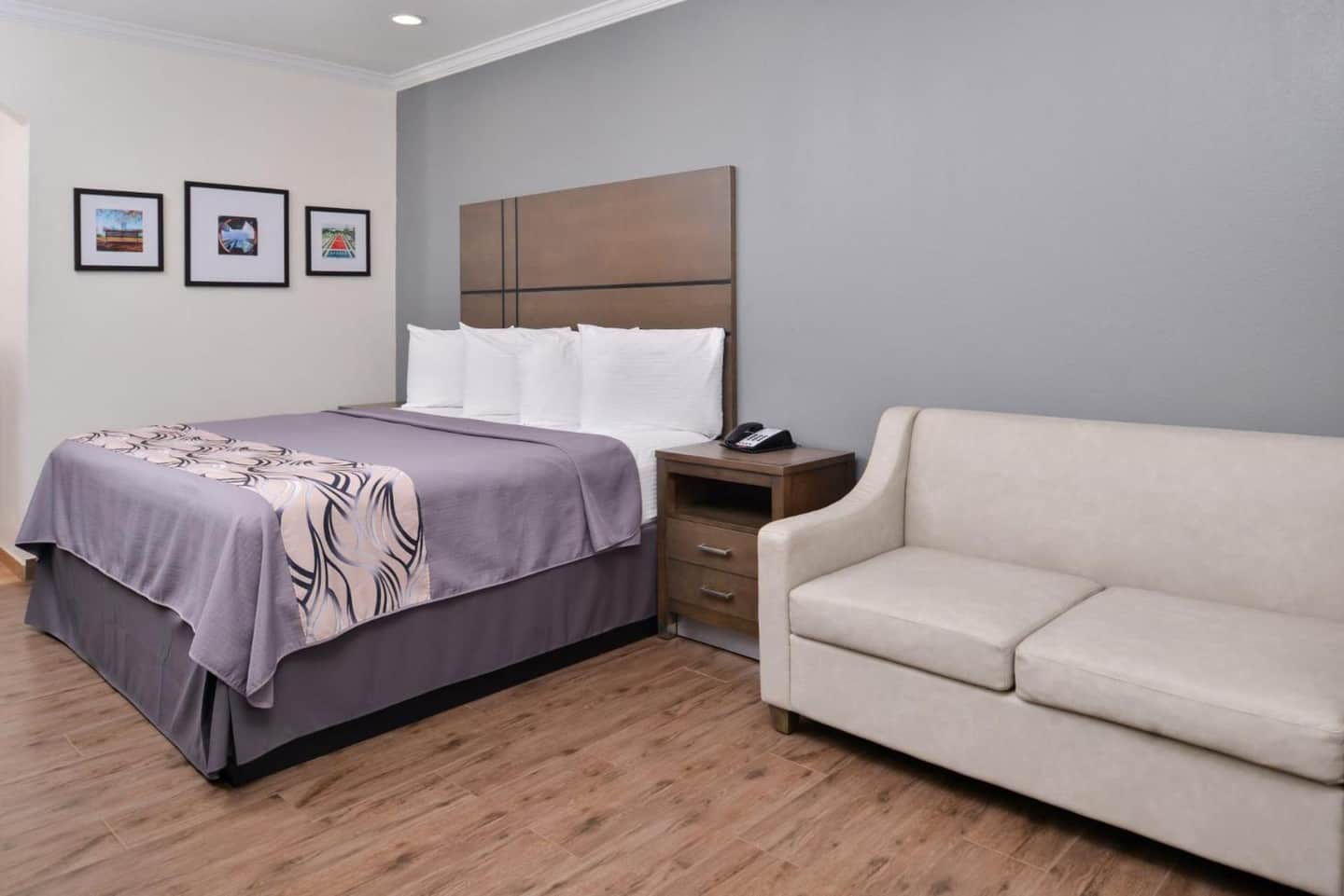 Crystal Inn & Suites IAH Humble