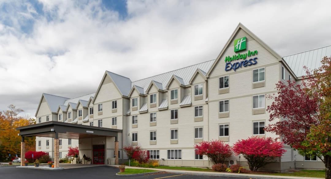 Holiday Inn Express & Suites - Lincoln East - White Mountains, an IHG Hotel