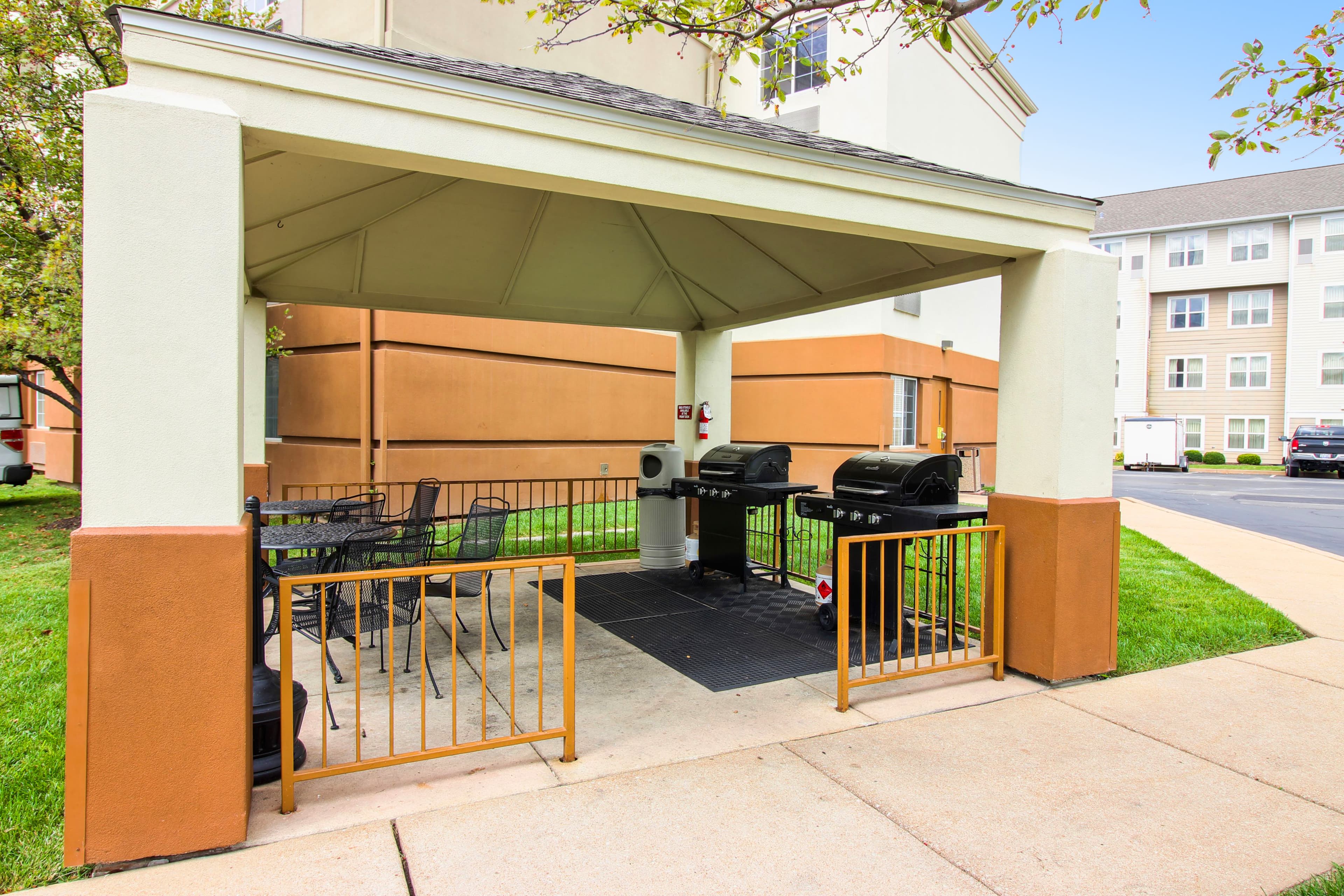 Sonesta Simply Suites St Louis Earth City