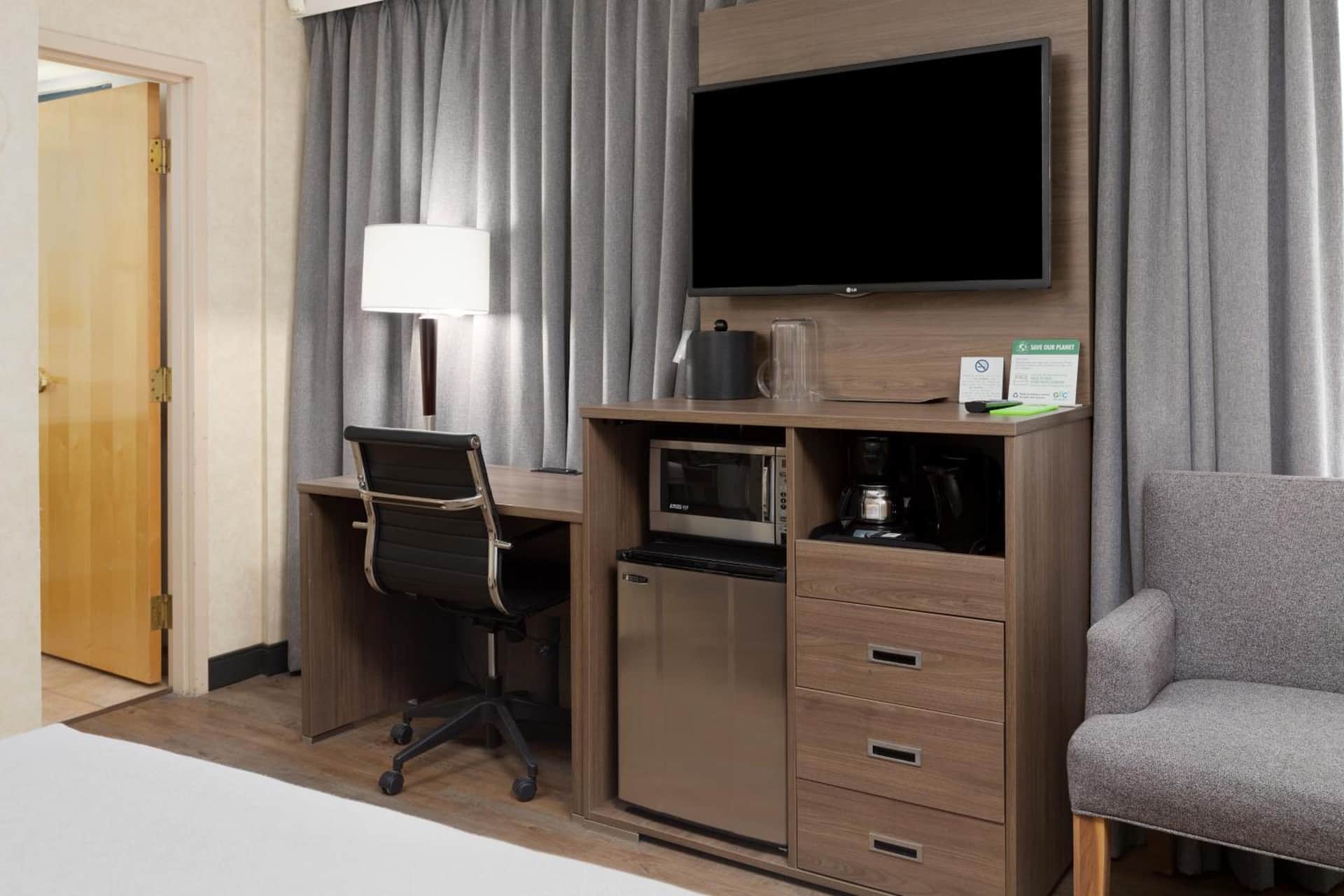Grand Park Hotel & Suites Downtown Vancouver