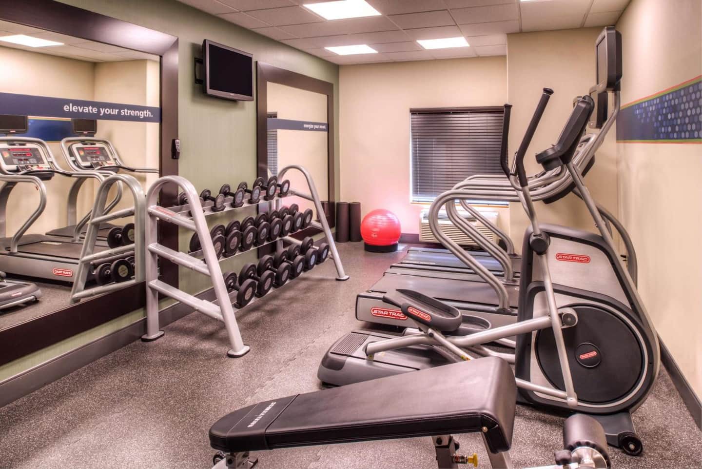 Hampton Inn & Suites Ontario