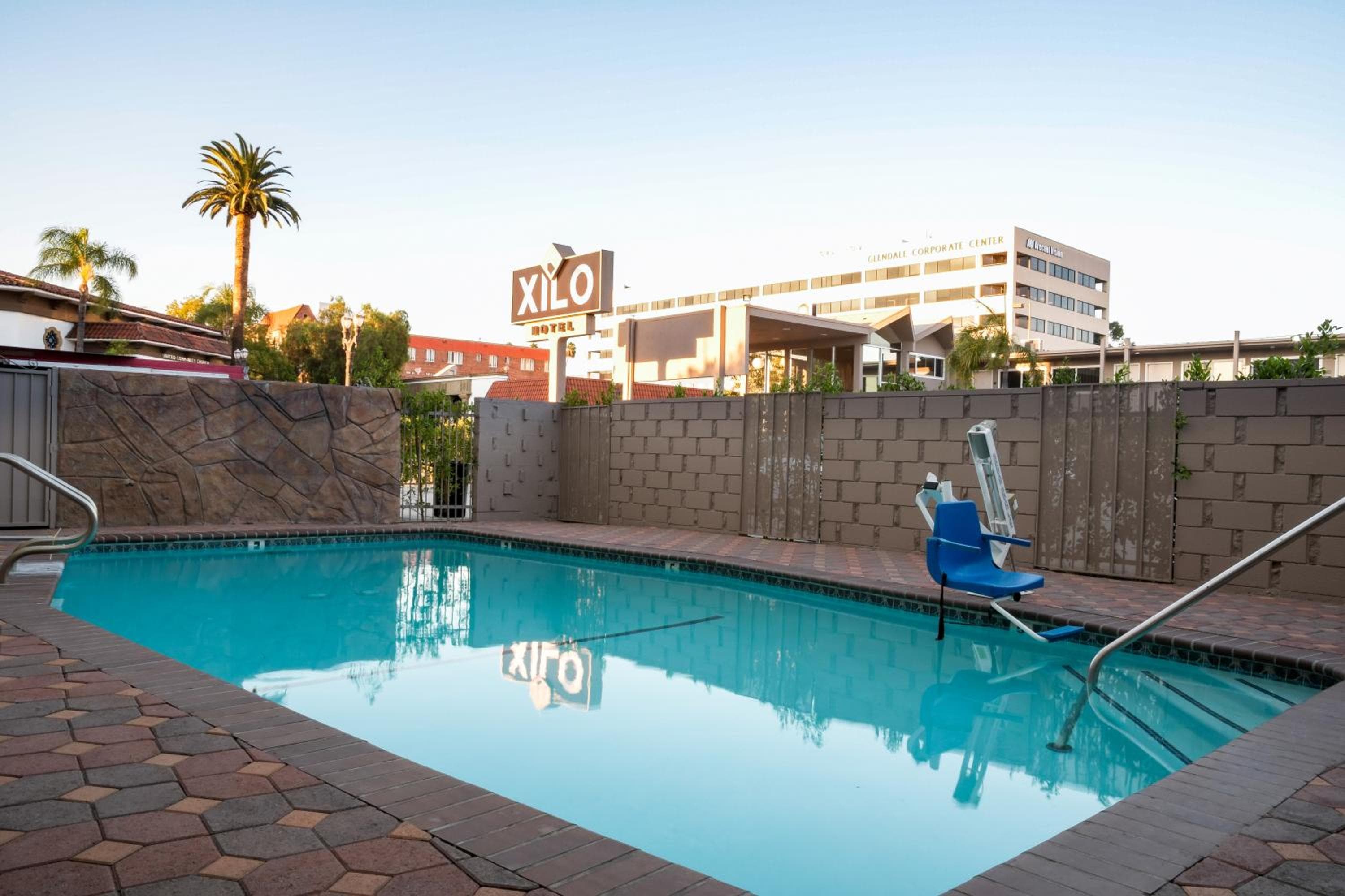 Hotel Xilo Glendale
